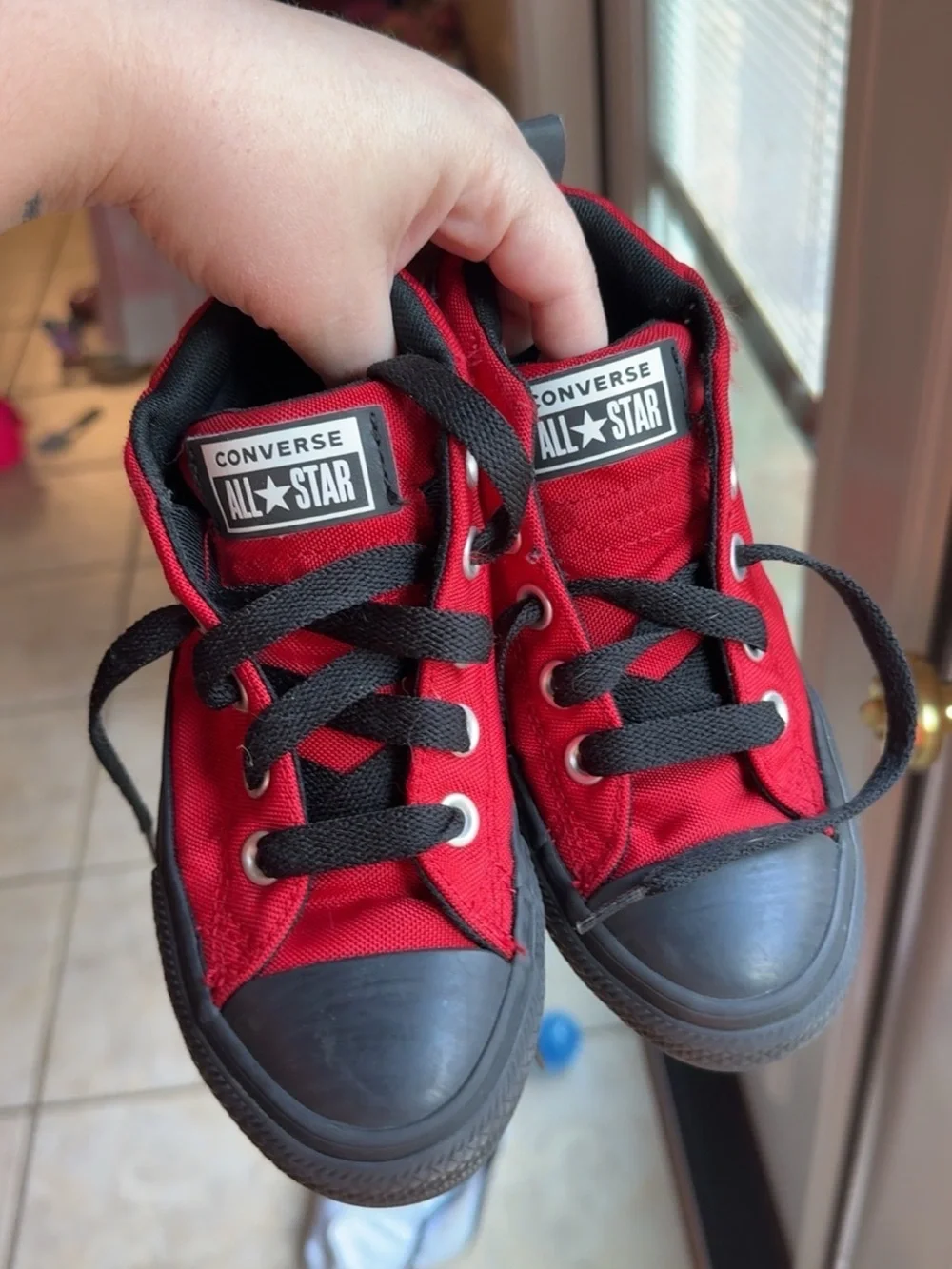 Converse iconic low